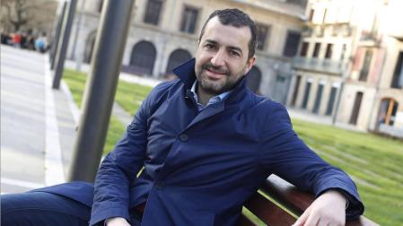 Diego Martínez: “Tiendo a traducir al lenguaje del fútbol todo lo que veo”
