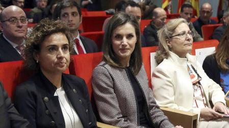 Una joven silba e increpa a la Reina Letizia a su salida de un acto en Madrid