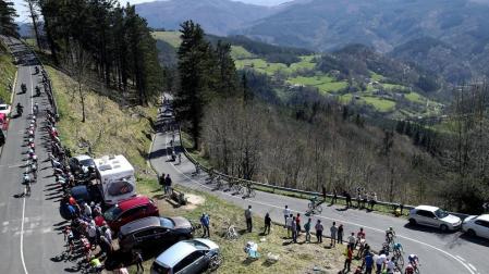 Omar Fraile gana en Eibar y Roglic fortalece aún más su liderato