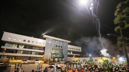 Nace 'Lula Libre', el campamento a pocos metros de la celda del expresidente