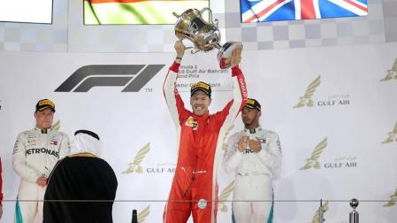 Vettel vuelve a ganar a Hamilton en Baréin