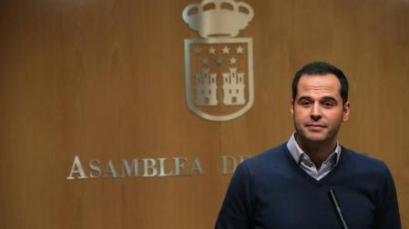Ciudadanos pide la dimisión de Cifuentes y que el PP presente otro candidato