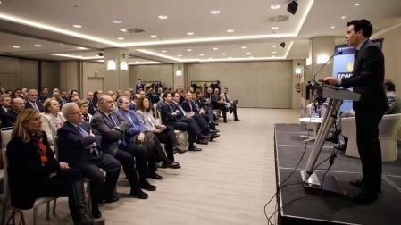 Zalba: "Anticipación, especialización y conectividad, los retos de la economía navarra"