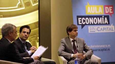 Un centenar de personas entre profesionales y directivos de diferentes ámbitos asistieron a la primera sesión del Aula de economía DN Capital, que estuvo protagonizada por Pablo Zalba, presidente del Instituto de Crédito Oficial (ICO).