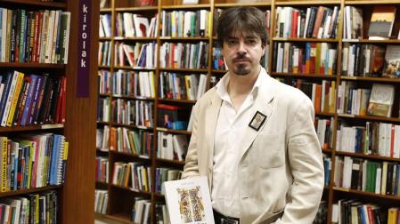 Mikel Zuza traza una nueva visión sobre el Príncipe de Viana