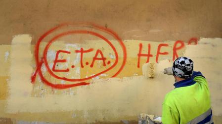 ETA planea una dirección clandestina incluso tras disolverse
