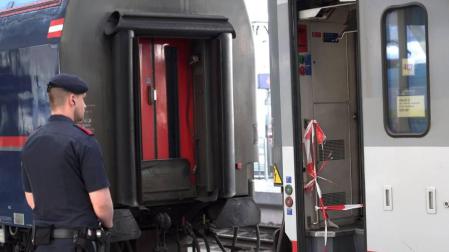 Un tren de Suiza choca contra otro de Italia y más de 54 personas resultan heridas