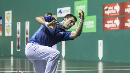 Elezkano se mete en cuartos tras batir a Artola (22-11) en un partido soberbio