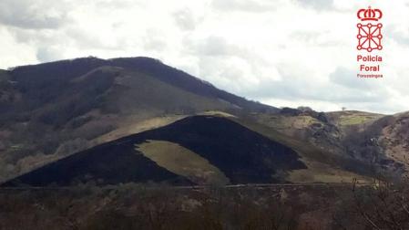 Policía Foral investiga un incendio intencionado en al monte Autrin, en Arizkun