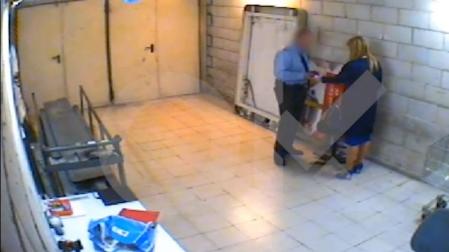 Acusan a Cristina Cifuentes de robar cosméticos en un hipermercado en 2011