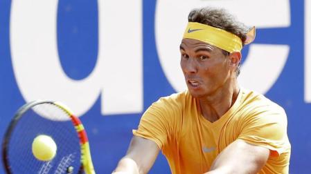 Nadal trabaja ante Carballés en su estreno en Barcelona