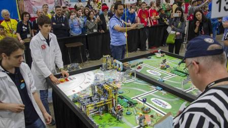 El equipo navarro FSIngenium Team participó en la final mundial de la First Lego League 2018 celebrada en el Cobo Center de Detroir, en Michiugan (EE UU).