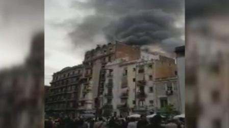 Muere una mujer en el incendio de un inmueble en el barrio del Raval