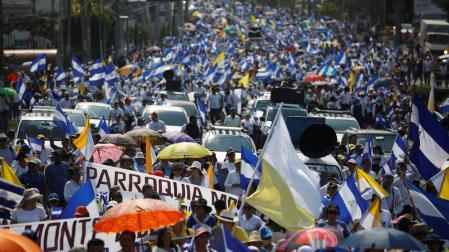Miles de nicaragüenses protestan en las calles contra la represión policial