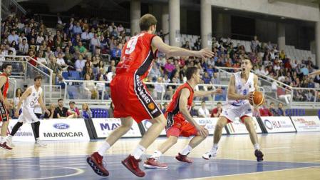 El Basket Navarra pierde el segundo partido y queda al borde de la eliminación