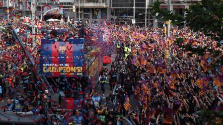 Iniesta, gran protagonista de la celebración del doblete