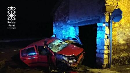 Tres vehículos sufrieron daños de consideración y uno de ellos se empotró contra una casa