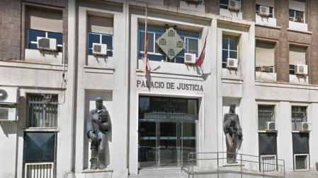 Condenado a 23 meses cárcel por coaccionar a exnovia para retomar la relación