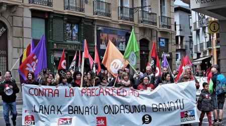 CGT, CNT, ESK, SOLIDARI y STEILAS piden en Pamplona repartir trabajo y riqueza