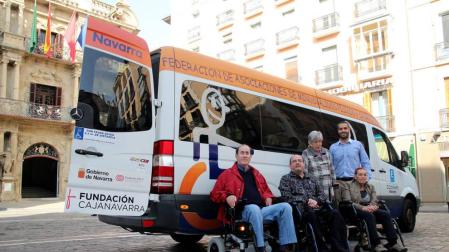 Fundación Caja Navarra aporta 25.000 euros a Cocemfe Navarra