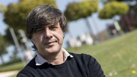 "La vida precaria del escritor también es una disidencia política respecto al sistema"