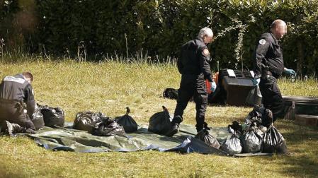 ETA se vuelca en controlar las últimas armas y sus siglas antes de su disolución