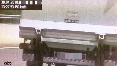 Denunciado en Navarra un camión que circulaba a 150 kilómetros por hora