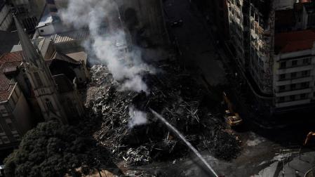 Continúa la búsqueda de desaparecidos tras el derrumbe de un edificio en Sao Paulo