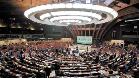 Hallan propaganda del EI en manos de dos conductores del Parlamento Europeo