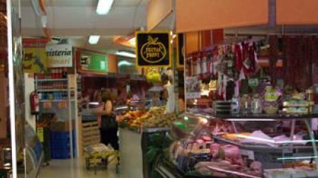 Tres heridos en el Mercado de Abastos de Lorca al explotar un camping gas