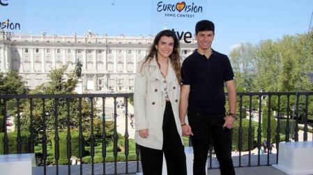 Será el día 3 de mayo cuando todos pongan rumbo a la capital lusa, como parte de una numerosa delegación de la que también formarán parte su excompañera y amiga Aitana, sus exprofesores Javier Calvo y Javier Ambrossi y la presentadora Anne Igartiburu, que presentará desde allí algunos especiales del programa "Corazón".