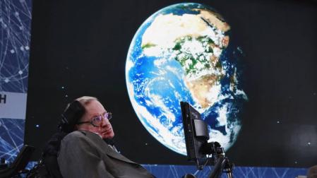 Stephen Hawking anuncia un plan de exploración espacial