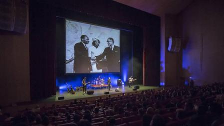 Rockeros del futuro, en el concierto de 'Minimusic' con el tributo U2 Band