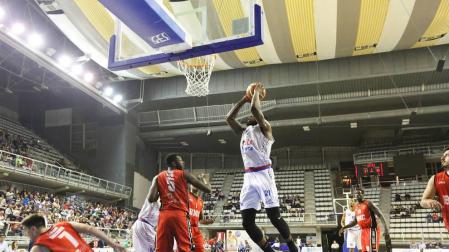El Lucentum machaca el sueño del Basket Navarra