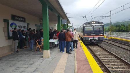 13 ayuntamientos de Sakana piden paralizar la tramitación del TAV