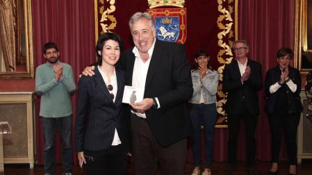Recepción en el Ayuntamiento a la viola pamplonesa Isabel Villanueva