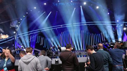 Interior del pabellón donde se celebra el Festival de Eurovisión en Lisboa (Portugal).