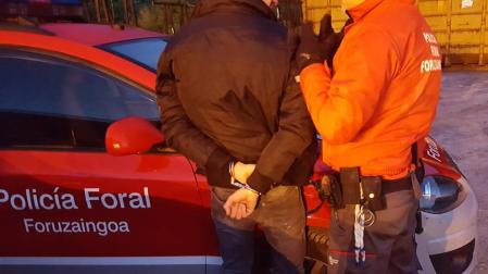 Ingresan en prisión cinco de los ocho detenidos por órdenes judiciales pendientes