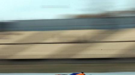 Mercedes y McLaren pelean por el mejor tiempo