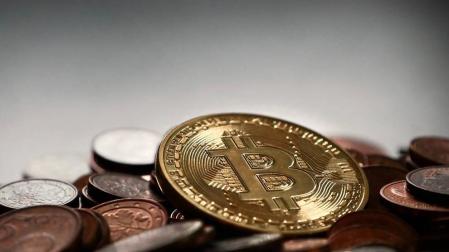 La familia holandesa que invirtió todo en 'bitcoins' para vivir en un camping