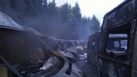 Queman treinta ambulancias en una base de Arrigorriaga (Vizcaya)