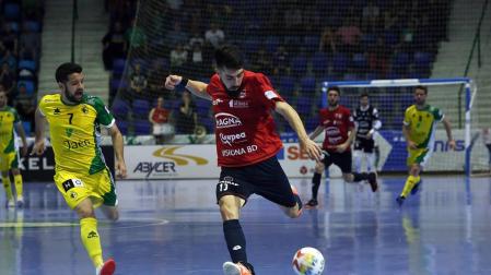 Un gran Rafa Usín da el primer punto a Osasuna Magna