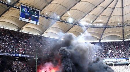 El Hamburgo desciende por primera vez en medio de protestas de ultras