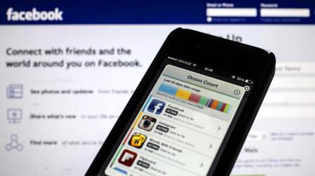 Facebook negocia la compra de BlackBerry