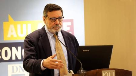 Más de medio centenar de personas acudieron a la conferencia del Aula de Economía DN Capital.