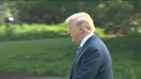 Melania es ingresada por un problema de riñón y Trump acude a visitarla