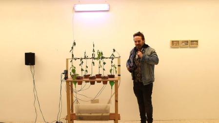 Zapata examina la relación entre naturaleza y tecnología con su exposición 'Biorrítmica'