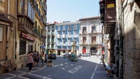 Comercios del Casco Antiguo de Pamplona regalan pinchos, helados, cafés, tés y chocolate