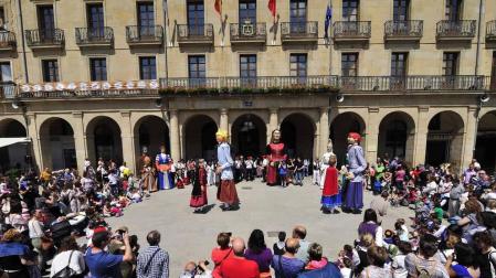 Presentados dos nuevos gigantes en el Día del Euskera de Tafalla