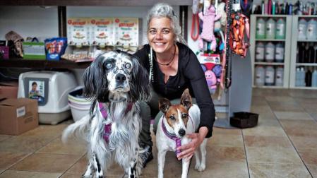 Un refugio para los animales sin techo en una peluquería canina de Ansoáin